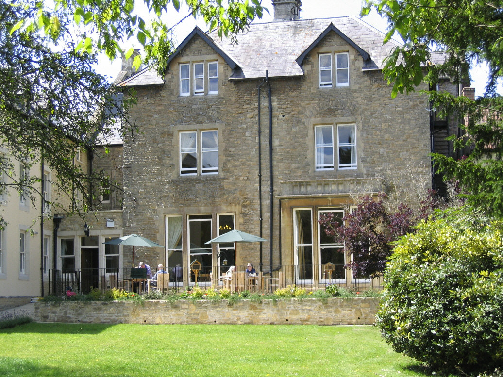 Stainsbridge House - Image 1